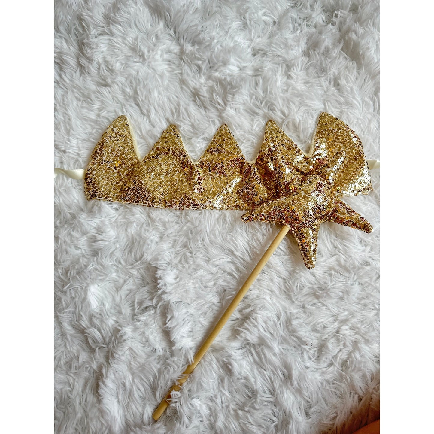 Gold Twinkly Crown & Wand Set